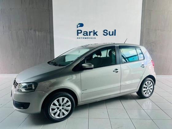 VOLKSWAGEN FOX 1.0 MI TREND 8V FLEX 4P MANUAL VOLKSWAGEN FOX 1.0 MI TREND 8V FLEX 4P MANUAL